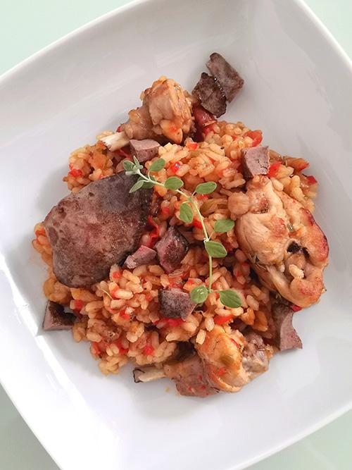 Arroz con conejo, romero e hígado