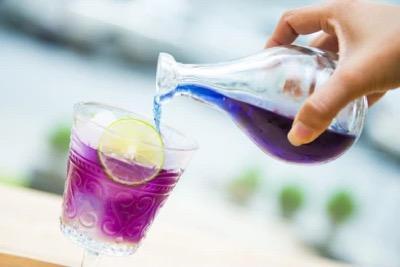 infusión con blue matcha