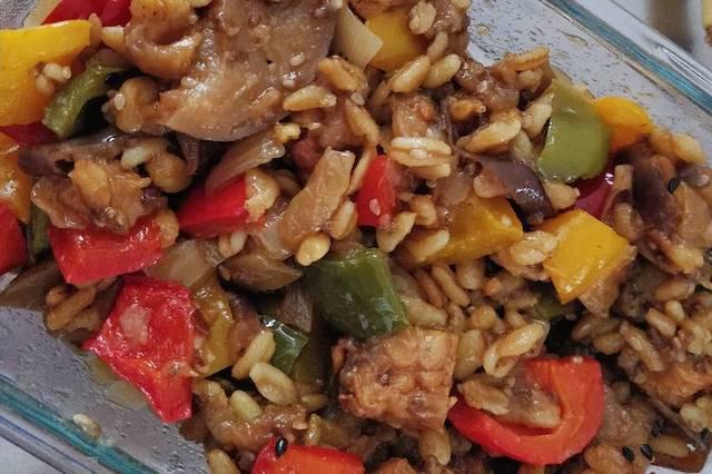 Pisto verdura y tempeh. Recetas con tempeh