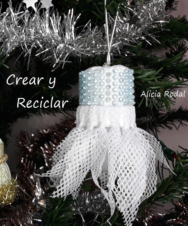 Decoraciones navideñas fáciles con bombillas o bombillos de luz fundidos o quemados, para hacer 3 ideas de adornos, figuras o guirnaldas decorativas para el árbol de Navidad o cualquier otra decoración navideña. Diy