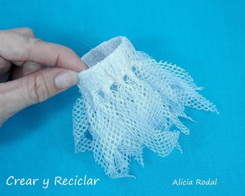 Decoraciones navideñas fáciles con bombillas o bombillos de luz fundidos o quemados, para hacer 3 ideas de adornos, figuras o guirnaldas decorativas para el árbol de Navidad o cualquier otra decoración navideña. Diy