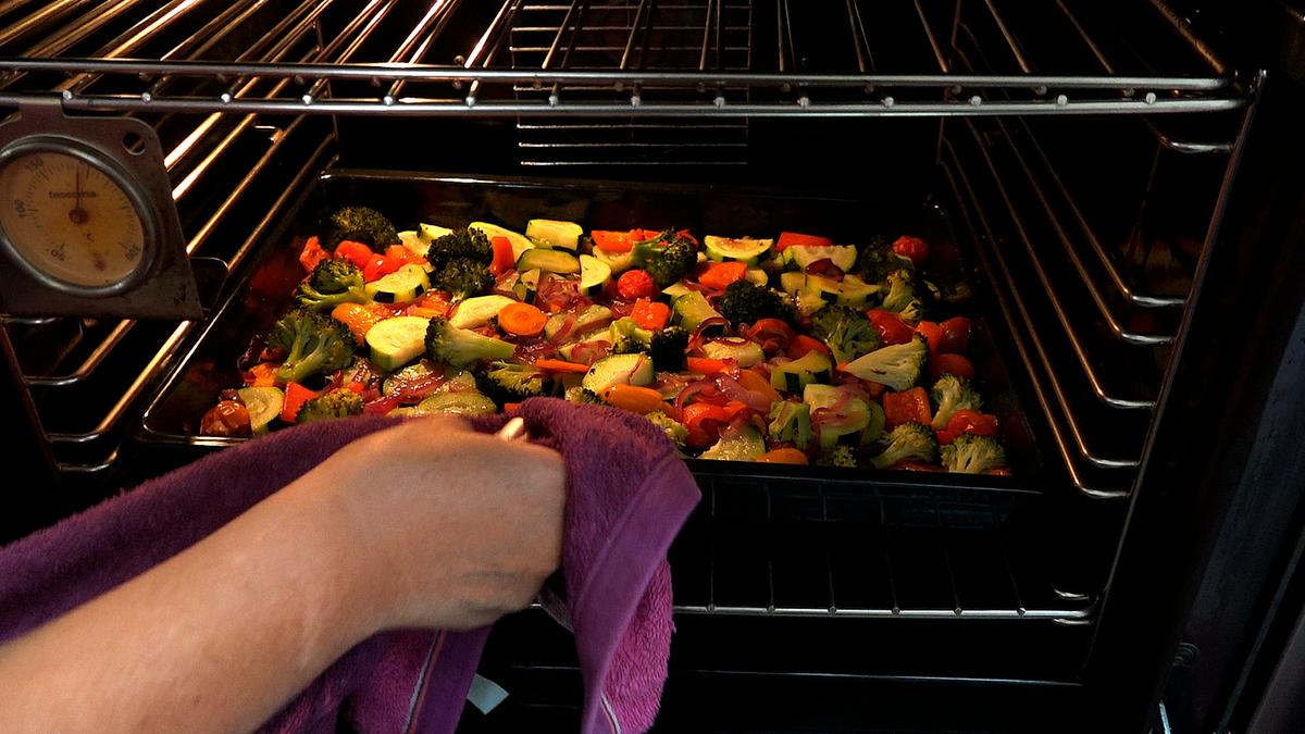 SALMÓN CON VERDURAS AL HORNO ESPECIAL NAVIDAD - Loli Domínguez - Foto 8