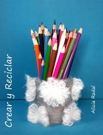 Qué hacer con los restos de los hilos de las lanas que nos sobran. En este tutorial te enseño más de 6 ideas para vender, para regalar o para ti. Diy Manualidades e ideas de reciclaje creativo.