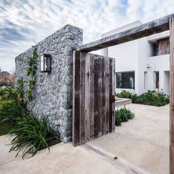 Casas con bardas altas