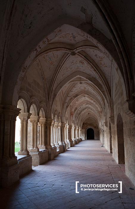 Claustro bajo del monasterio de Santa María. Valladolid. Castilla y León. © Javier Prieto Gallego;