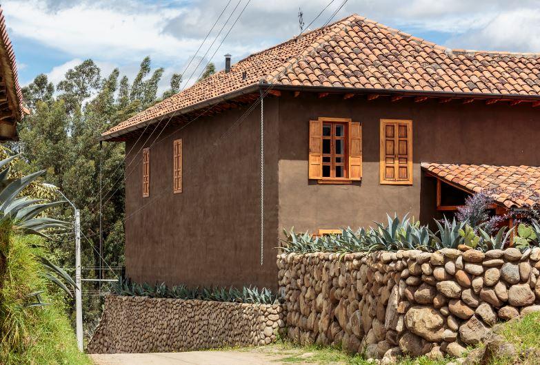 Casas antiguas con adobe y teja