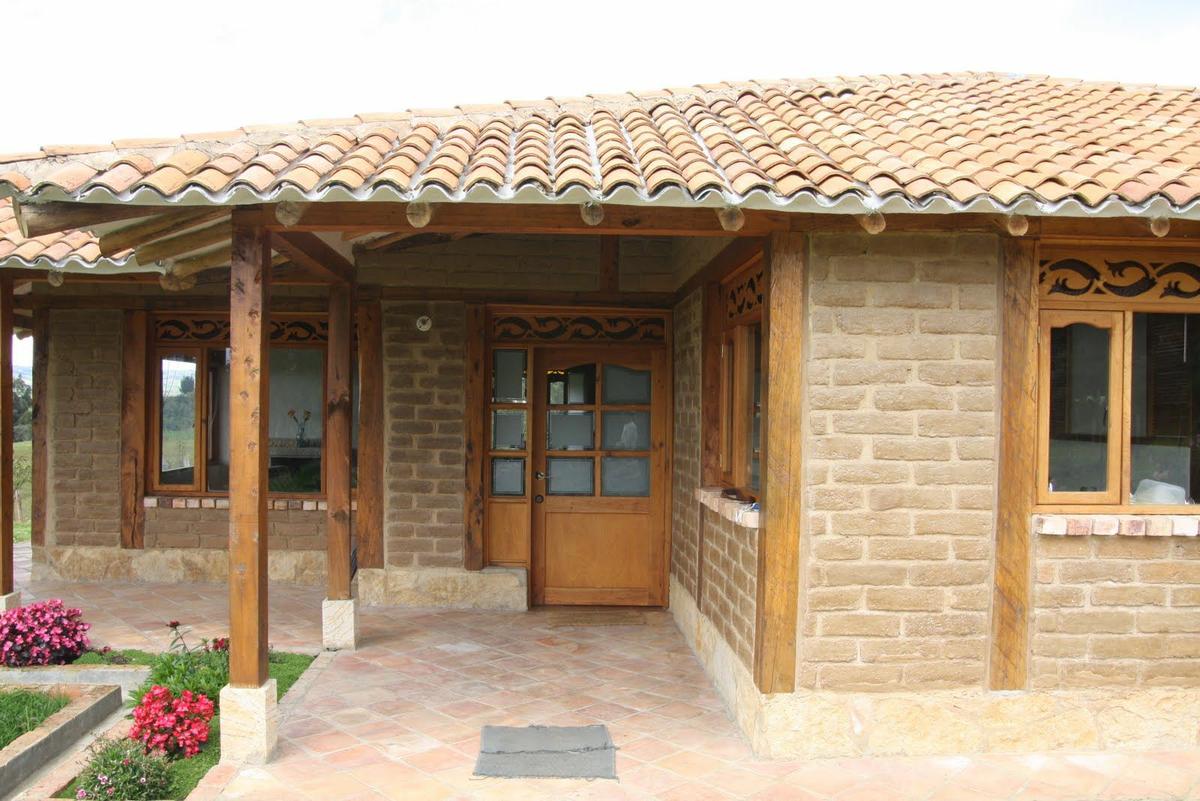 Diseños de casas de adobe y teja modernas