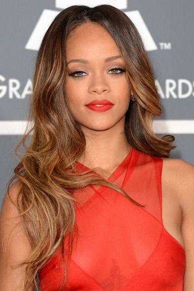 Rihanna - efecto rejuvenecedor con mechas balayage en cabello oscuro - EDER Zentroa, tu centro de belleza integral en Donostia - San Sebastián