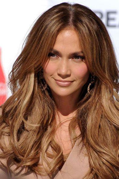 Jennifer Lopez - efecto rejuvenecedor con mechas balayage en cabello oscuro - EDER Zentroa, tu centro de belleza integral en Donostia - San Sebastián
