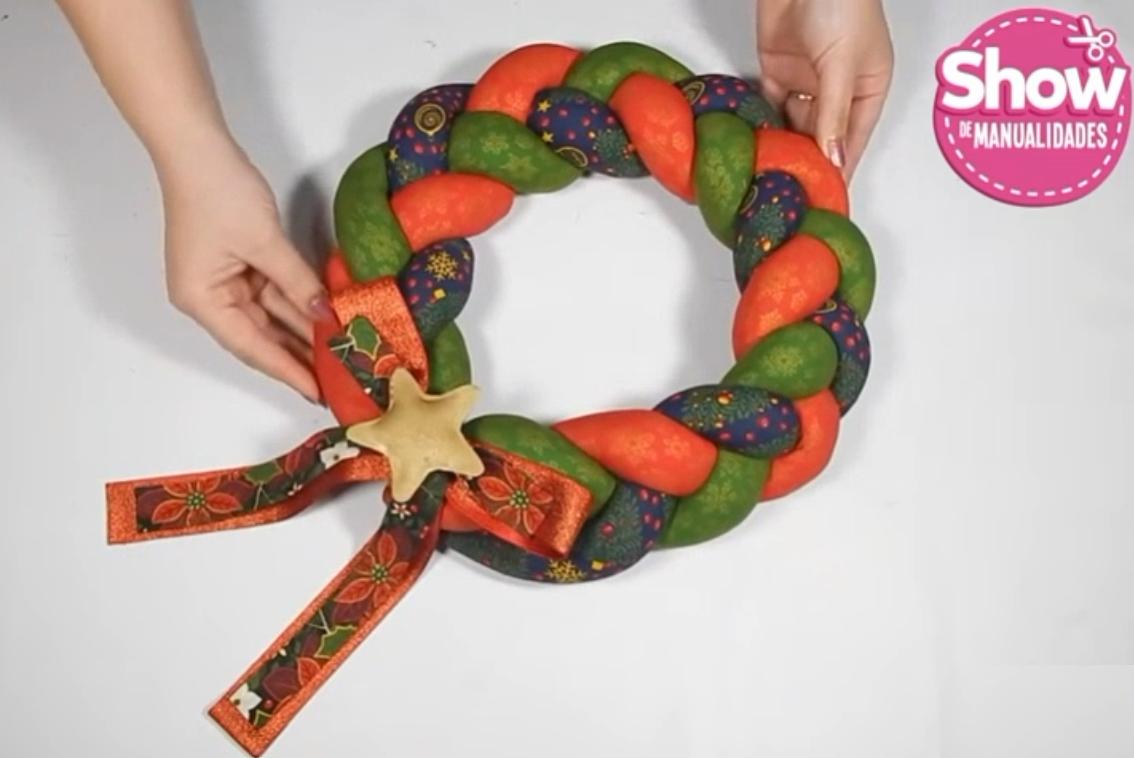 Estas son las top mejores ideas para hacer una Corona de adviento para decorar tu casa estas Navidades. En esta publicación te muestro un recopilatorio con más de 30 ideas, para hacer Coronas de Navidad con materiales reciclados y otros detalles decorativos, con distintas técnicas, para todos los gustos.