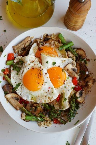 huevos rotos con arroz