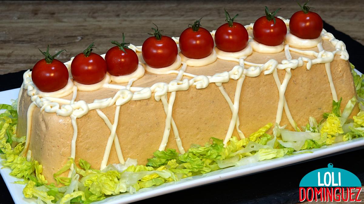 MOUSSE DE SALMÓN SIN HORNO, ESPECIAL NAVIDAD. Mousse de salmón sin horno, especial navidad o fin de año, un entrante delicioso, cremoso con textura de mousse, muy fácil de hacer y muy cundidor, con la ventaja de que podemos tenerlo hecho desde el día anterior y estar tranquilos de que el entrante ya lo tenemos listo