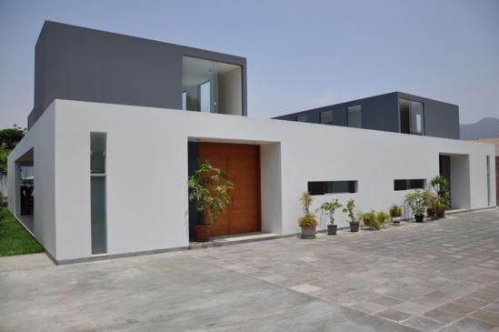 Fachadas de casas en esquina modernas