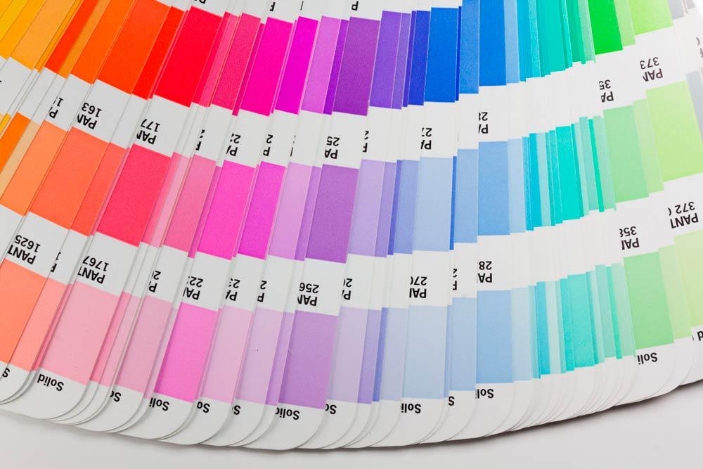 ¿Cuáles son los colores de moda de pintura de pared para una casa?