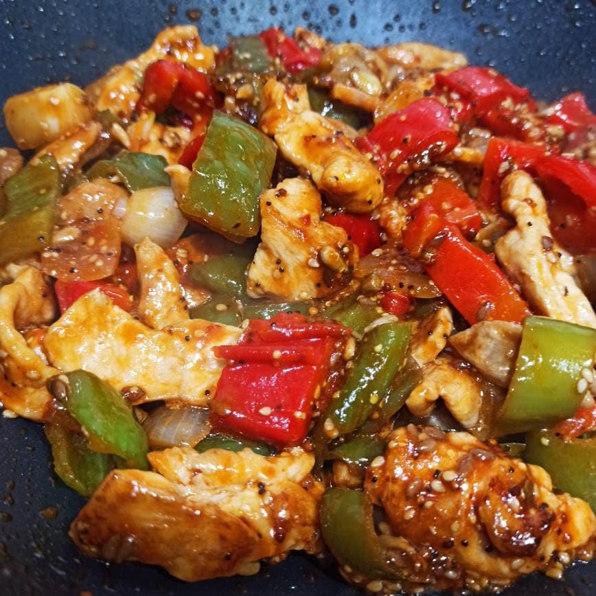 Salteado de pechuga y verduras