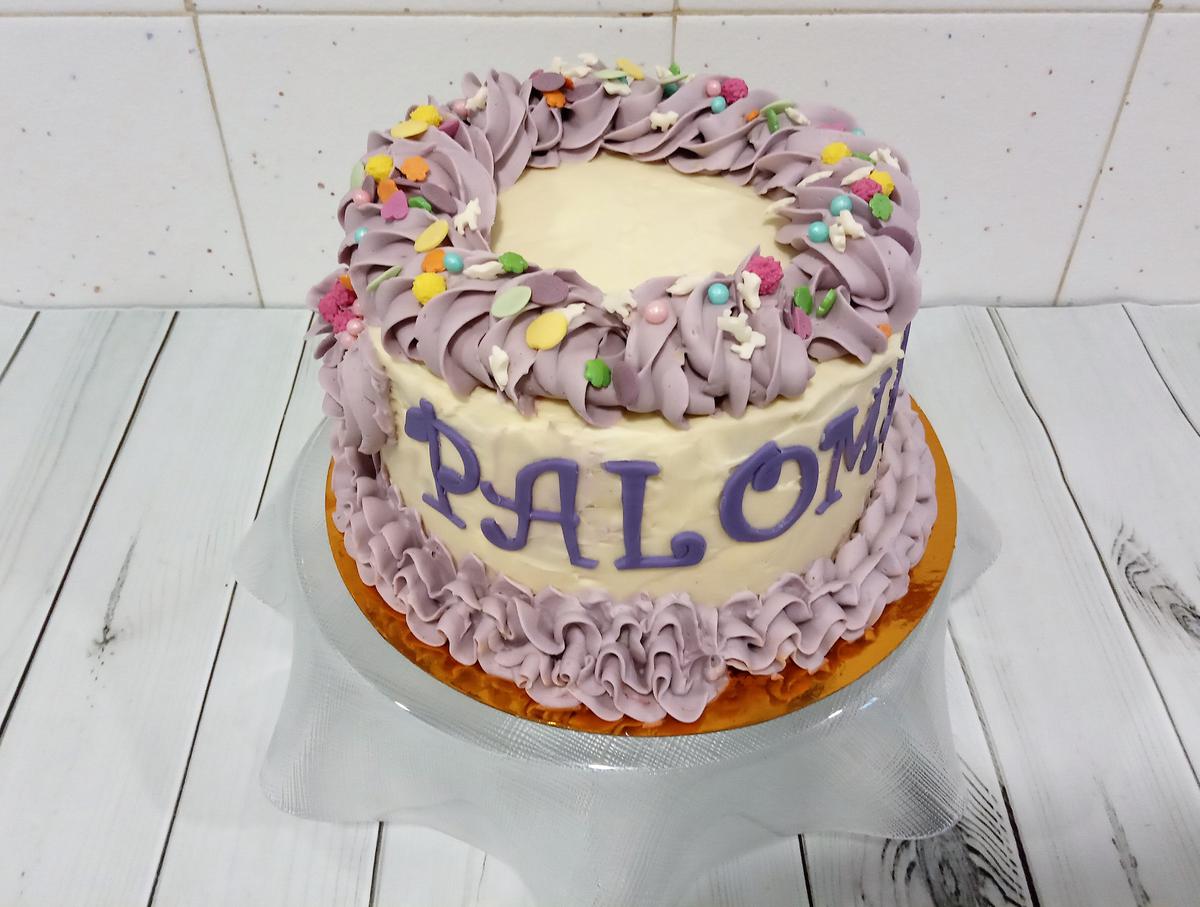 Tarta bicolor blanca lila