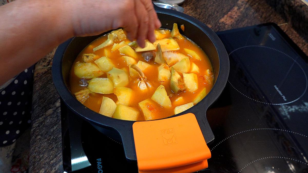 GUISO O ESTOFADO DE PATATAS (PAPAS) CON CHORIZO - Loli Domínguez - Foto 11