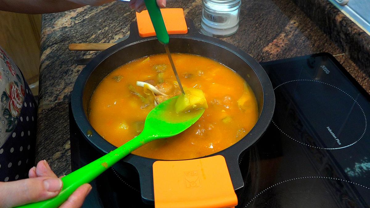 GUISO O ESTOFADO DE PATATAS (PAPAS) CON CHORIZO - Loli Domínguez - Foto 12