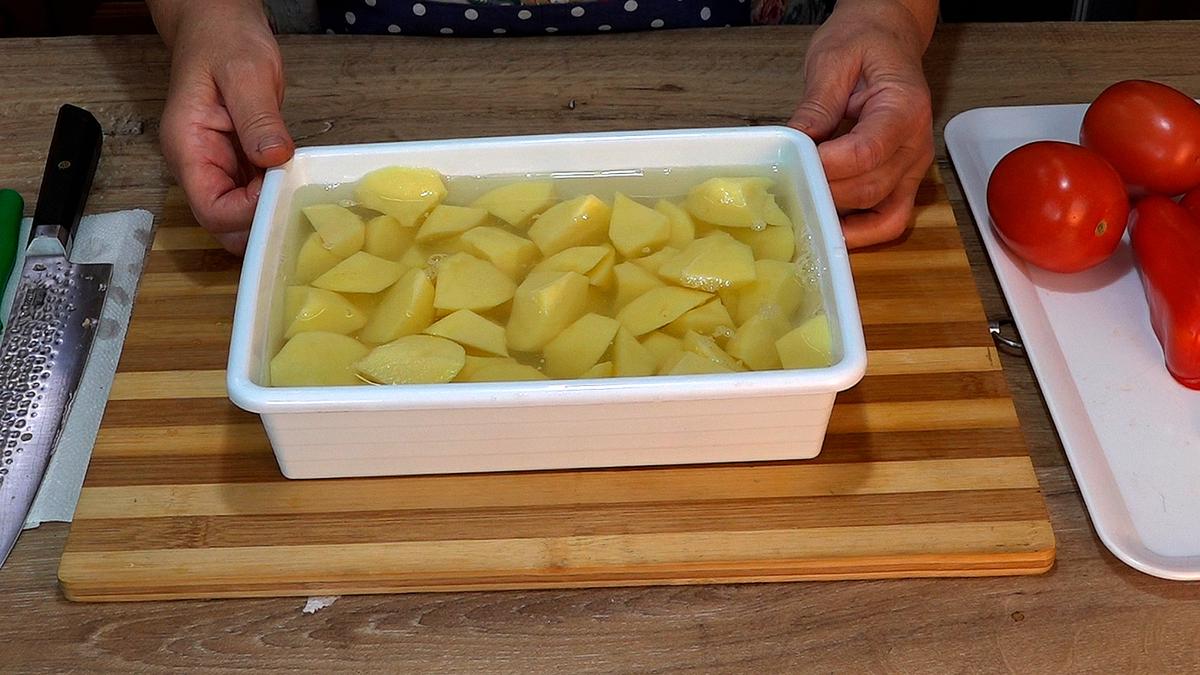 GUISO O ESTOFADO DE PATATAS (PAPAS) CON CHORIZO - Loli Domínguez - Foto 4