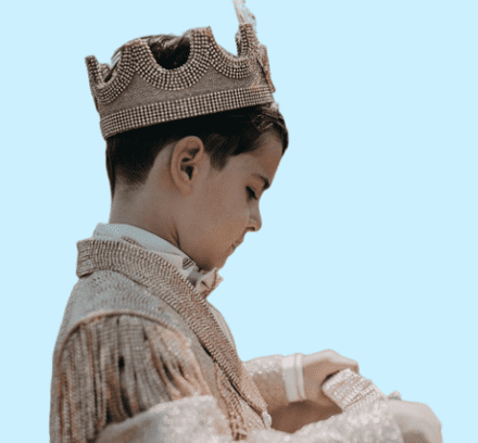 ¿Se acercan los carnavales y todavía no sabes qué disfraz puedes hacer? Mira estas 7 ideas de manualidades que te propongo, que son fáciles de hacer y lo mejor de todo, es que son de reciclaje creativo, hechos a mano y con muy poco dinero. También es una buena opción para Halloween. DIY