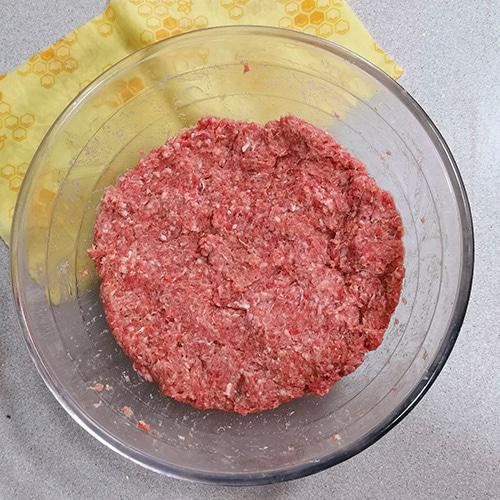 Albóndigas de foie con salsa de ron - ingredientes mezclados