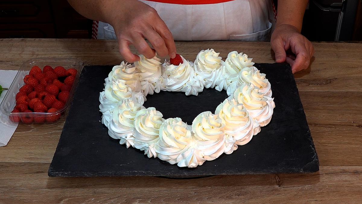 TARTA ESPECIAL SAN VALENTÍN 2022 DE MERENGUE Y LIMÓN - Loli Domínguez - Foto 22