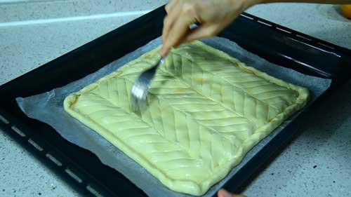 decorar empanada de bacon, pollo y puerros