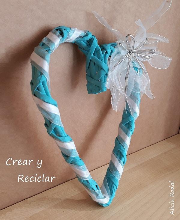 Más de 30 ideas de manualidades hechas con amor para regalar, para vender, el día de los enamorados o cualquier celebración especial, como el día de la madre, Navidad, cumpleaños, aniversarios, bodas. Regalos hechos con amor y a mano Diy.