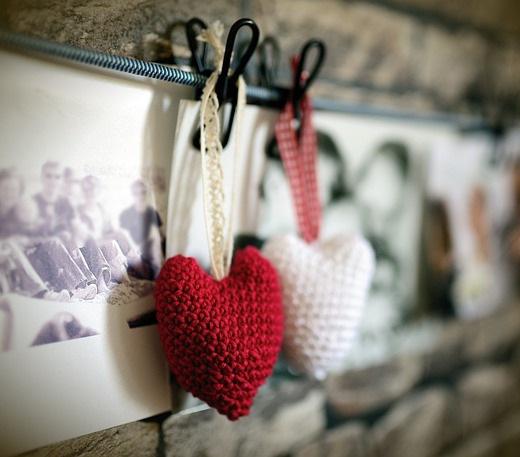 Más de 30 ideas de manualidades hechas con amor para regalar, para vender, el día de los enamorados o cualquier celebración especial, como el día de la madre, Navidad, cumpleaños, aniversarios, bodas. Regalos hechos con amor y a mano Diy.