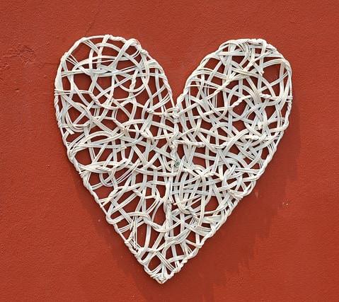 Más de 30 ideas de manualidades hechas con amor para regalar, para vender, el día de los enamorados o cualquier celebración especial, como el día de la madre, Navidad, cumpleaños, aniversarios, bodas. Regalos hechos con amor y a mano Diy.