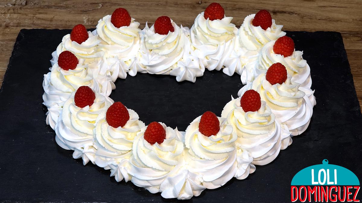 TARTA ESPECIAL SAN VALENTÍN 2022, TARTA DE MERENGUE Y LIMÓN. ¡Una tarta absolutamente deliciosa!, la combinación del toque acido del limón con el dulce del merengue hace una explosión de sabor en la boca, de textura crujiente y cremosa a la vez hace que sea completamente irresistible