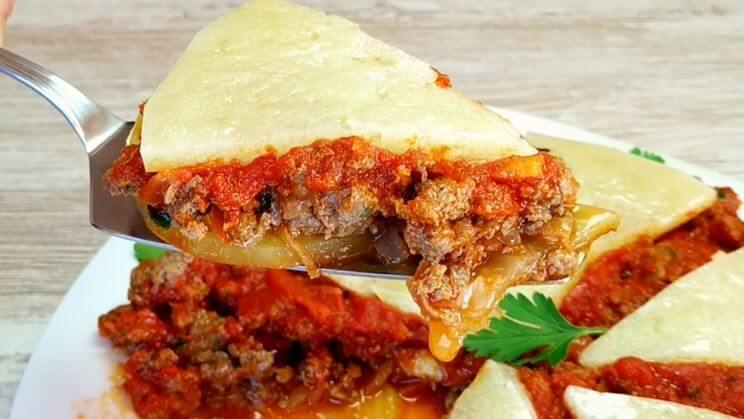 Carne picada con tomate y queso