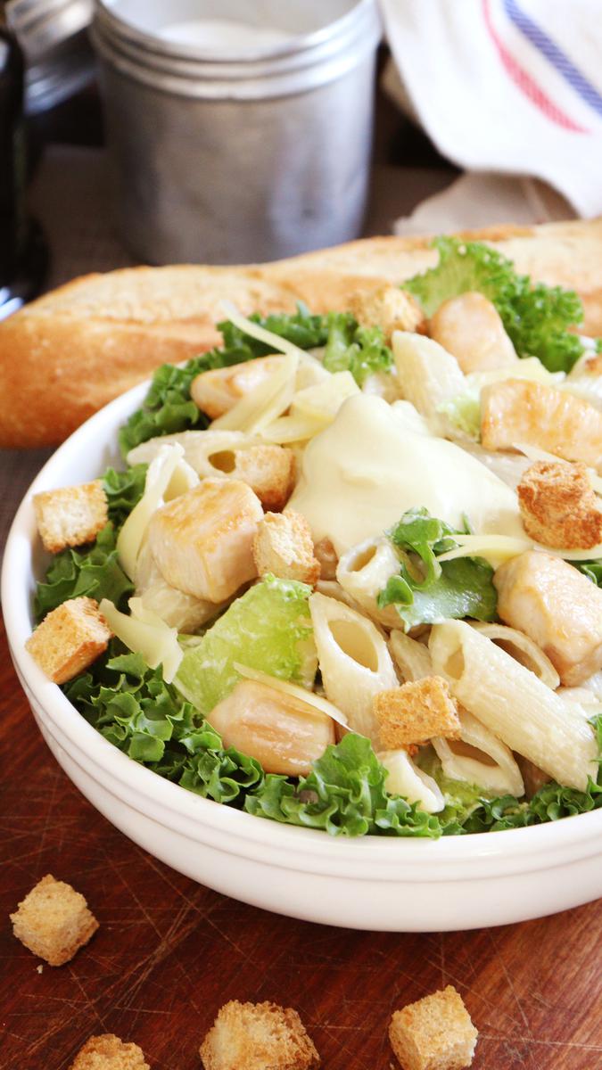 ensalada caesar pollo aderezo croutons