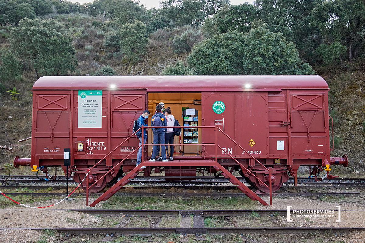 Vagón acondicionado como taquilla de entrada en el Camino de Hierro. Arribes del Duero. Salamanca. Castilla y León. España. © Javier Prieto Gallego