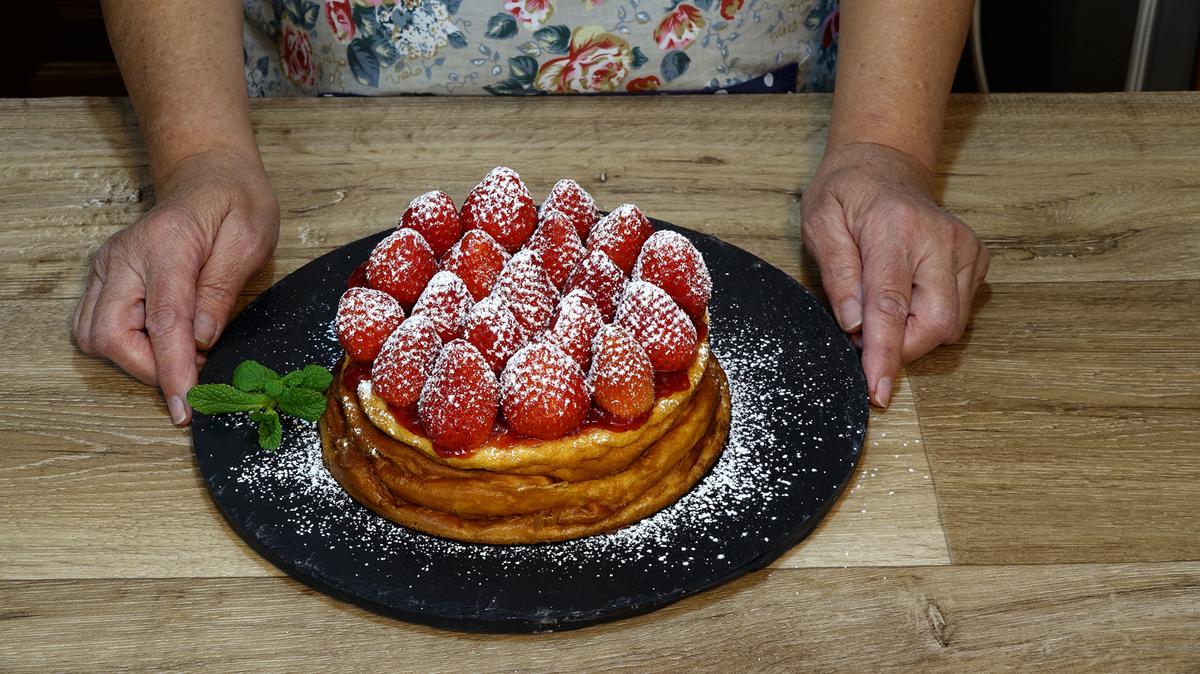 TARTA DE YOGUR CON FRESAS, UNA RECETA FÁCIL Y DELICIOSA - Loli Domínguez - Foto 12