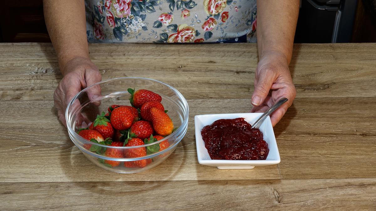 TARTA DE YOGUR CON FRESAS, UNA RECETA FÁCIL Y DELICIOSA - Loli Domínguez - Foto 1A