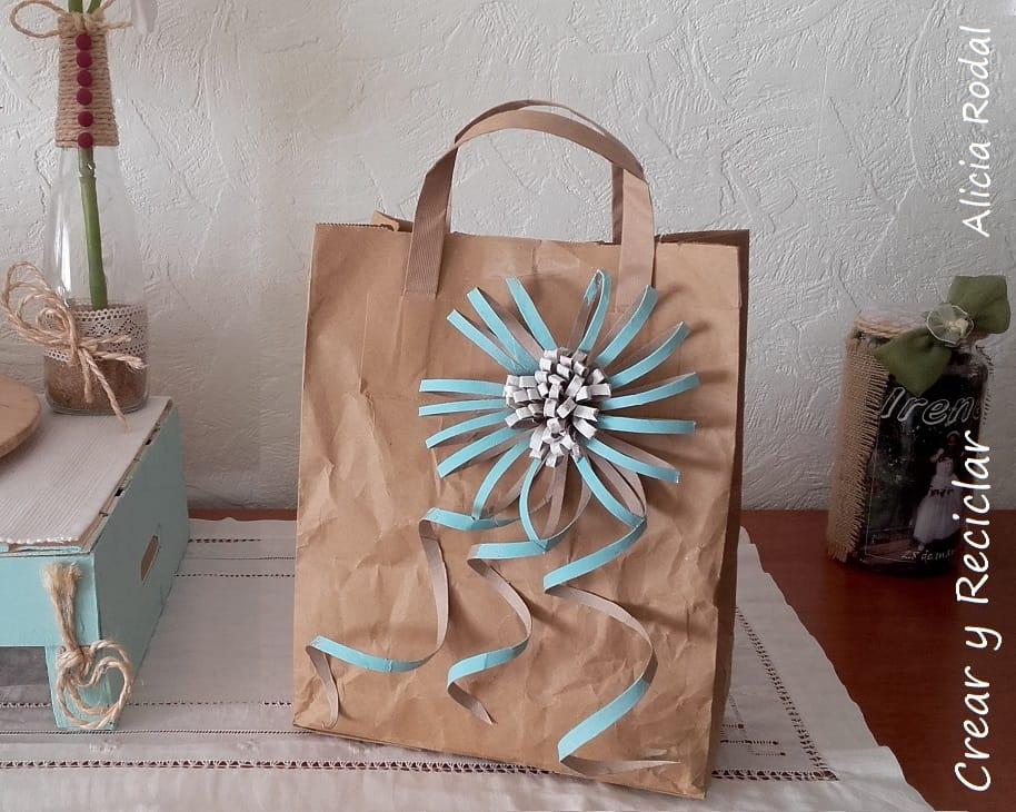 Si te gusta hacer manualidades en casa, en familia y no te quieres gastar mucho dinero, en esta publicación te muestro 20 ideas creativas que puedes hacer sin gastar dinero, y a los peques de la casa le encantará. Diy.