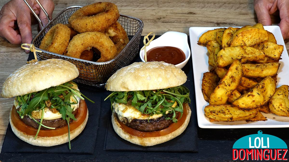 HAMBURGUESAS DE WAGYU, PATATAS GAJO Y AROS DE CEBOLLA. Una comida o cena para disfrutar con tu pareja, con la familia o con amigos, sea con quien sea la verdad es que es una comida gourmet informal
