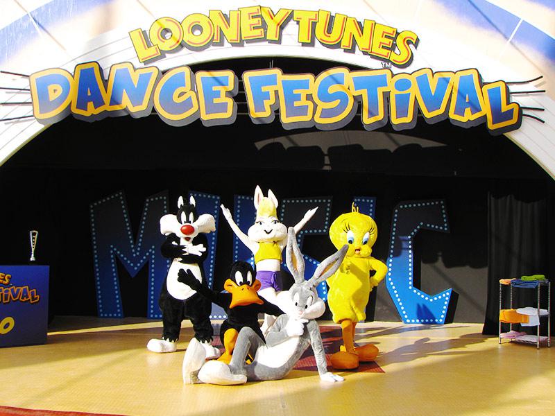 Hoteles cerca del Parque Warner