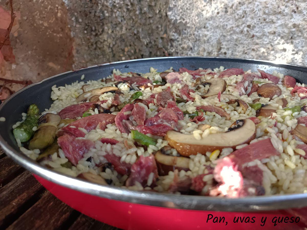 arroz con pato - pan uvas y queso