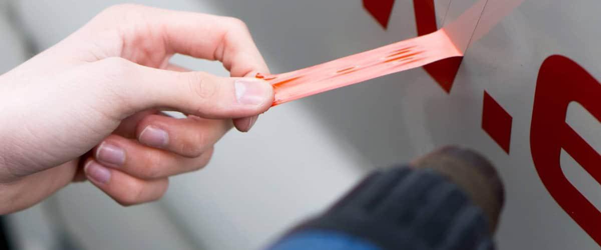 Quitar vinilos con pistola de calor