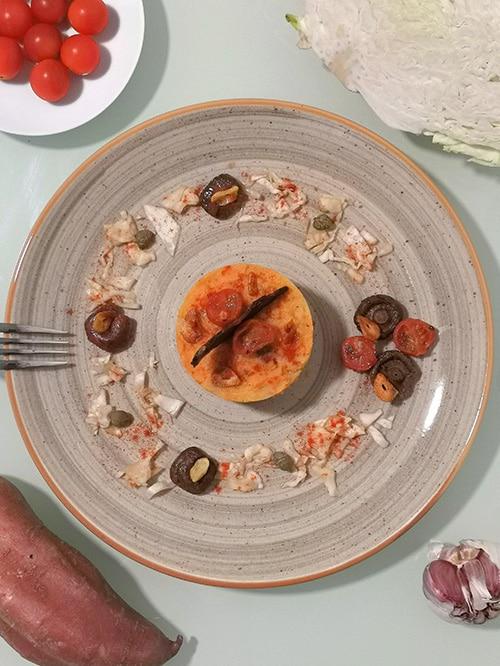 Trinxat de otoño con magret curado - Plano cenital