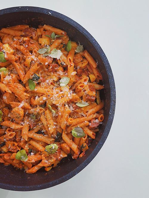 Penne con chorizo y queso manchego - Plano cenital