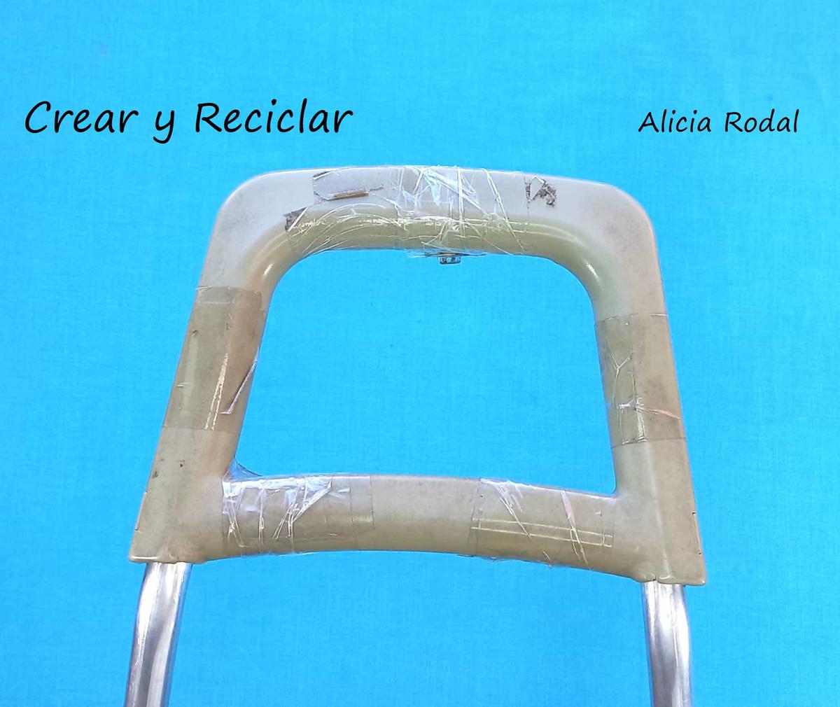 en este tutorial te quiero mostrar cómo hice la bolsa, funda, saco o forro de mi carro donde suelo poner mis compras cuando voy al supermercado, lo limpiamos un poco y ¡¡como nuevo!!