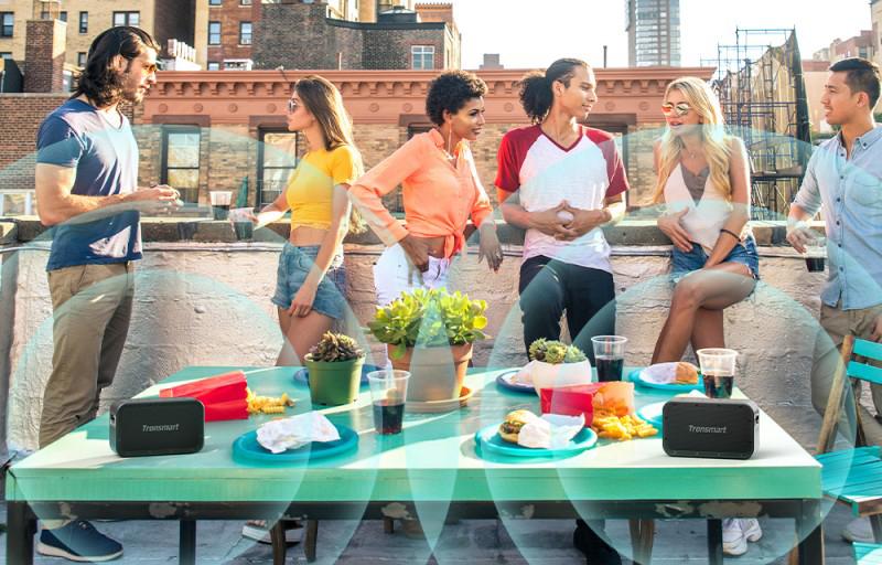 Como cabe esperar, también está sobre la mesa emparejar dos altavoces Force Max para amplificar el sonido. 