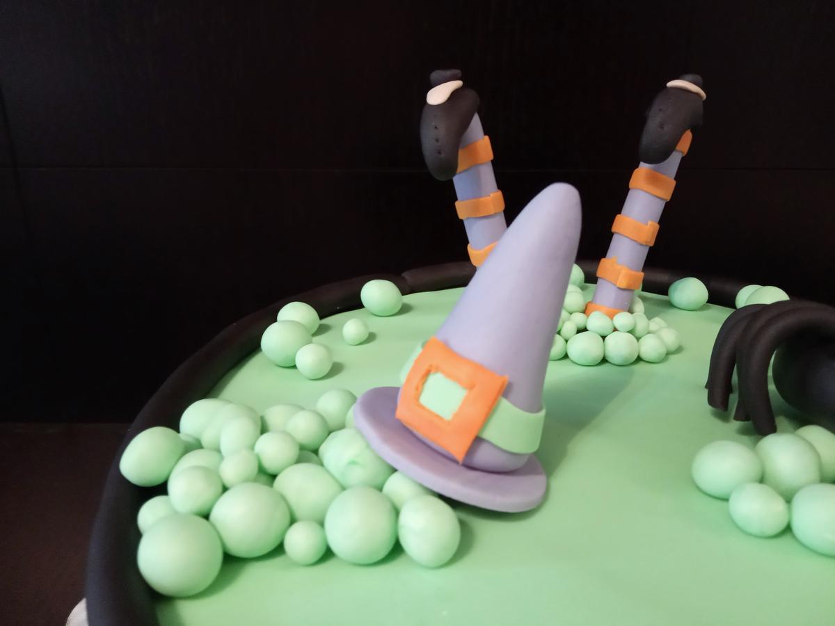 Sombrero brujita fondant