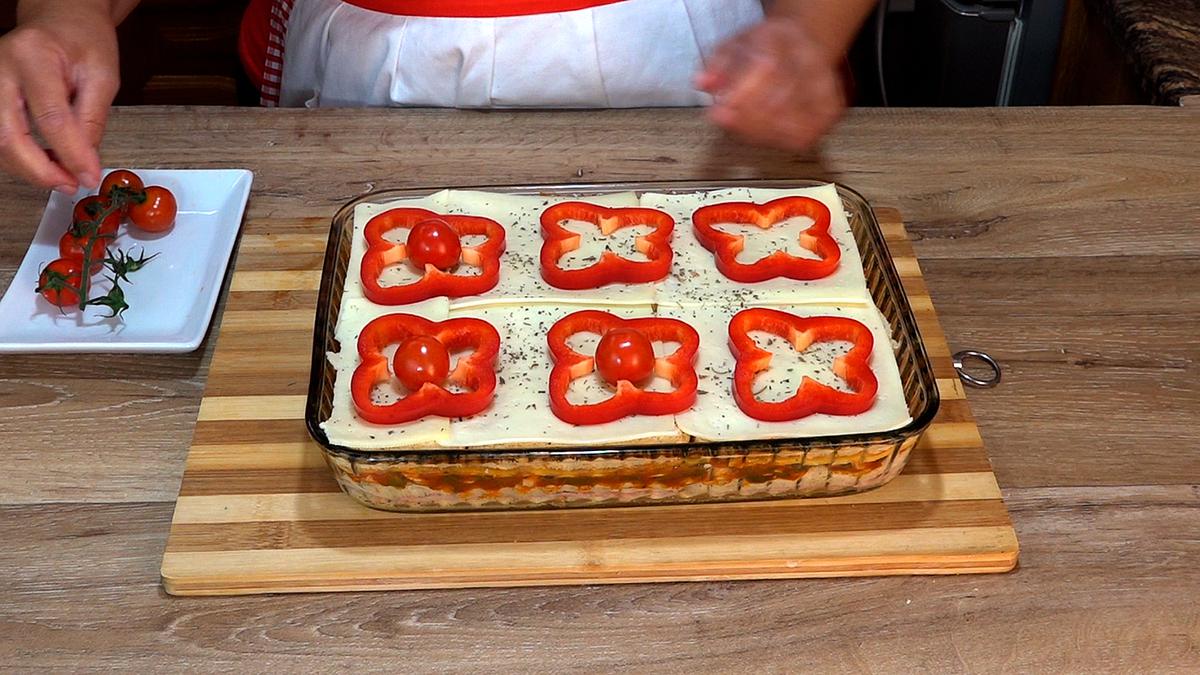 PASTEL SALADO CON POLLO, JAMÓN Y QUESO, RECETA FÁCIL - Loli Domínguez - Foto 12