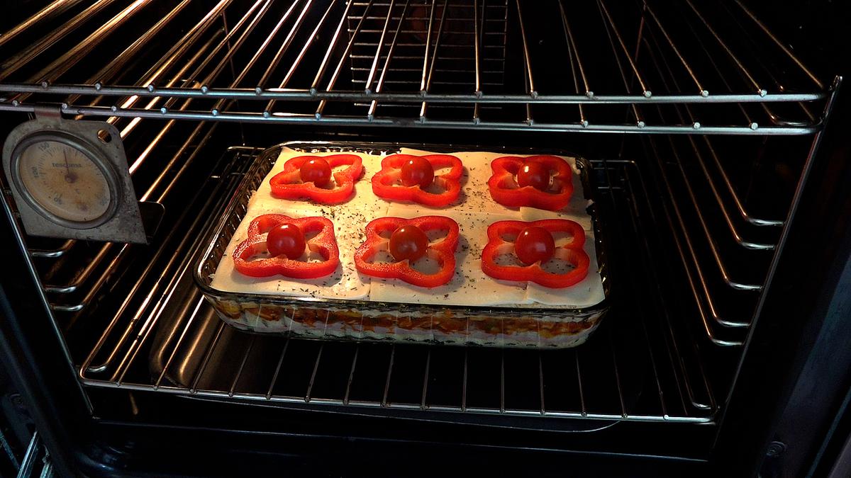 PASTEL SALADO CON POLLO, JAMÓN Y QUESO, RECETA FÁCIL - Loli Domínguez - Foto 13