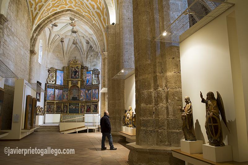 Retablo de Nuestra Señora la Antigua. Iglesia Museo de Santa María. Becerril de Campos. Ruta del Renacimiento. Tierra de Campos. Palencia. Castilla y León. España ©Javier Prieto Gallego