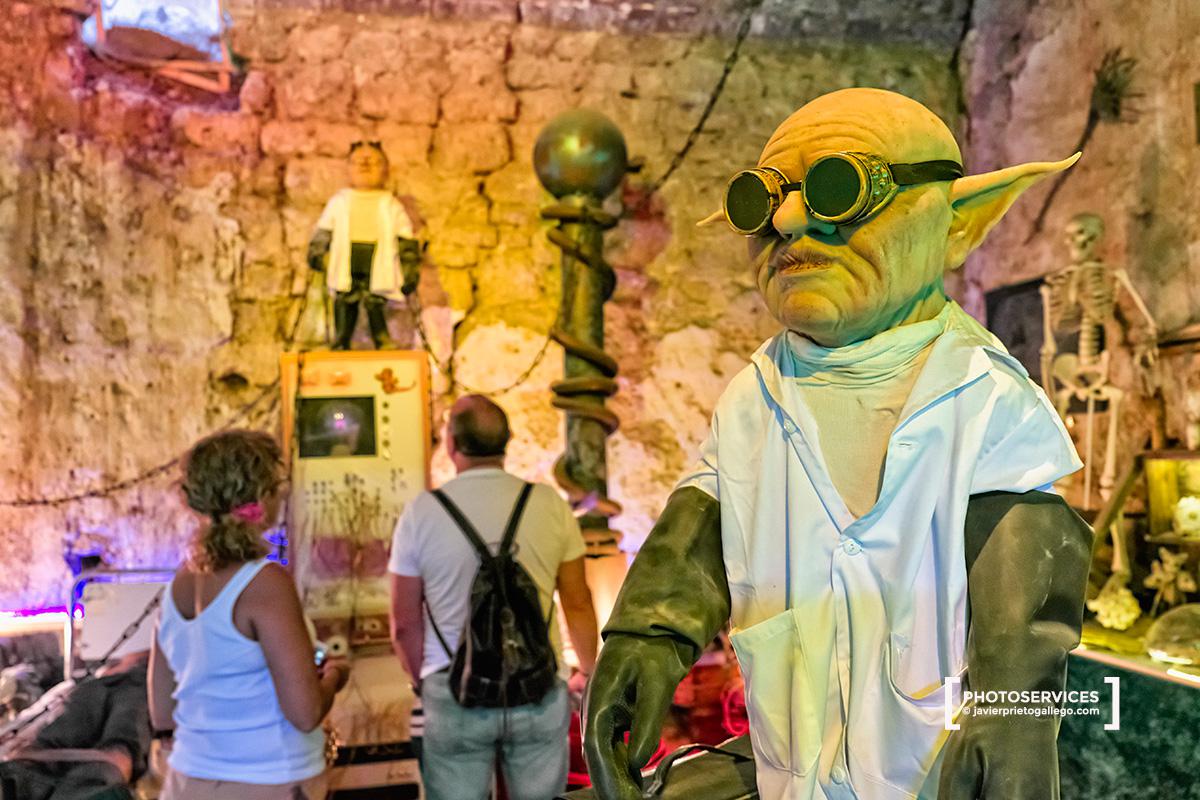 Sala de El Laboratorio. El Castillo Encantado. Castillo de Trigueros del Valle, siglo XV. Valladolid. Castilla y León. España. © Javier Prieto Galleg